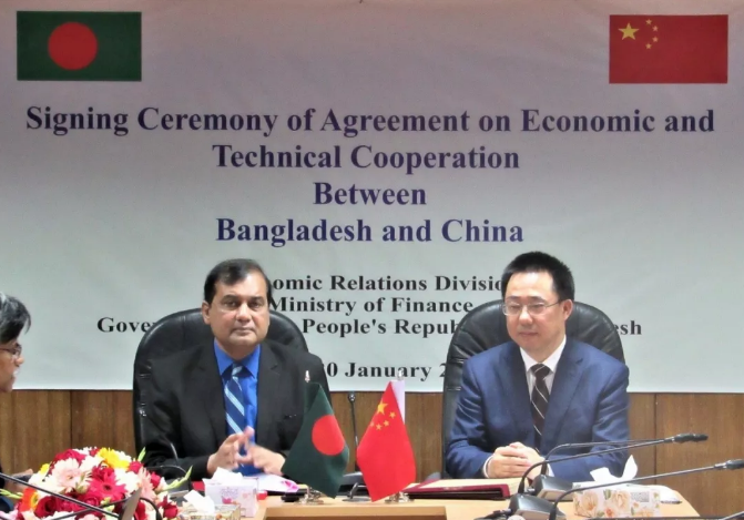 El Embajador Zhang Zuo Asistió a La Ceremonia De Firma Del Acuerdo Sobre Cooperación Económica Y Técnica Entre Banglades